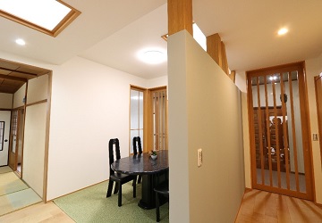 ダイニング～廊下.jpg