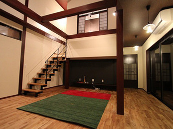 細かい部分まででデザインにこだわり古民家を活かしたモダンな空間になりました。