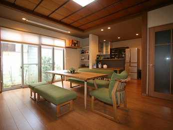 寝室からトイレへ行きやすくなり移動が楽になりました。