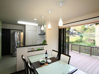 ダイニングキッチンが家の中心となって、家族が自然と集まってくるようになりました。