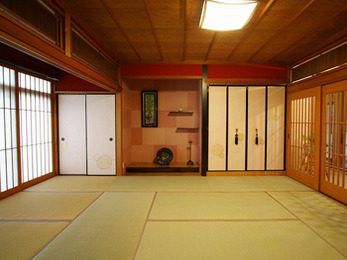 旅館のように素敵になって、友人を招いた時の客間として活用できるようになりました。