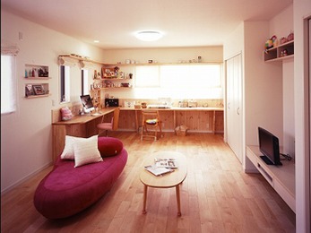 休みの日は家族4人リビングで ゆっくり過ごすようになりました。