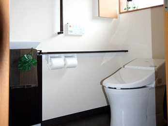 段差も解消され、お掃除面でもとても楽になりました。