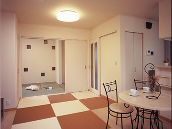 収納スペースも沢山あるので、子供と一緒に楽しく整理整頓もできます。