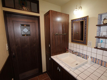 今まで集めてきたタイルやステンドグラスを使う事ができて、とても嬉しいです。