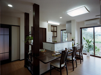 家族や友人が集まる機会が増えたことで、笑顔で食事や会話する時間が多くなりました。