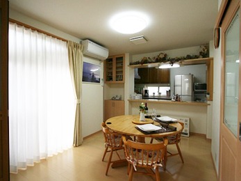 親世帯、若世帯それぞれの生活リズムに合った空間になりました。