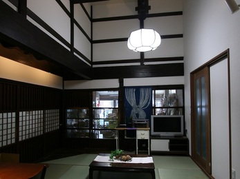 居間を中心にした間取りとバリアフリー＆断熱で、安心して暮らしていただけるようになりました。