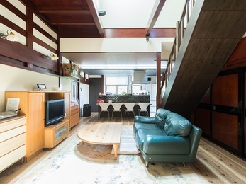 明るい日差しが差し込む開放感いっぱいのＬＤＫに家族みんなが集うようになりました。